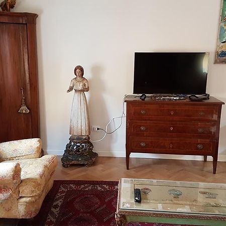 Elegante Appartamento In Centro A Cesena Eksteriør billede
