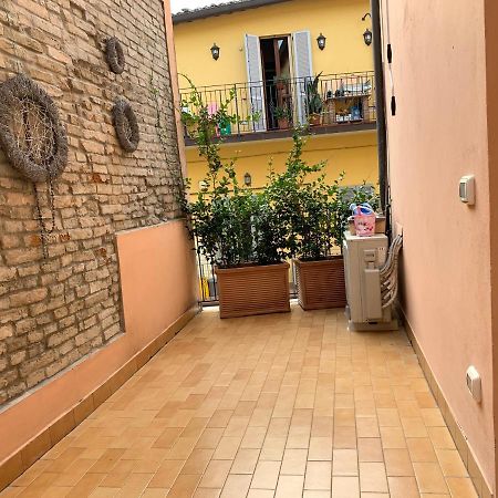 Elegante Appartamento In Centro A Cesena Eksteriør billede